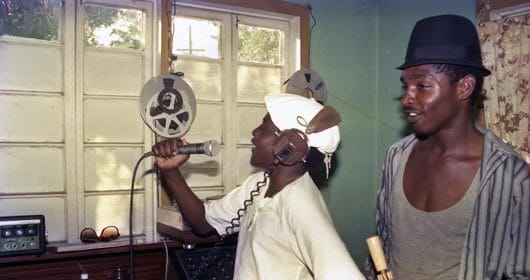 Photo : Yammy Bolo & Patrick Irie by Beth Lesser